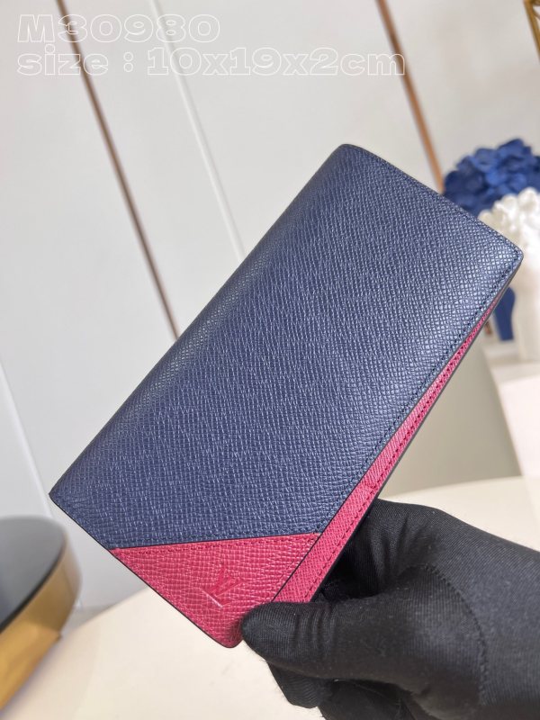 LV  M30980 10 x 19 x 2cm