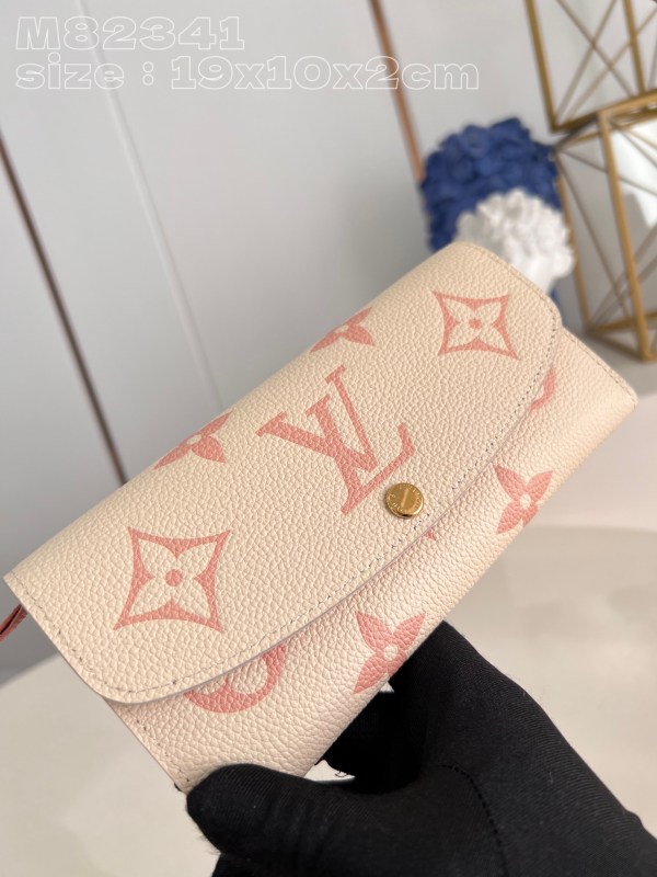 LV  M82341 19 x 10 x 2 cm