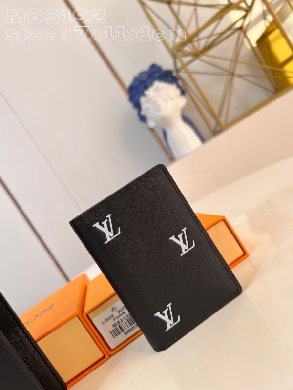 LV  M83192  7.5 x 11 x 1 cm