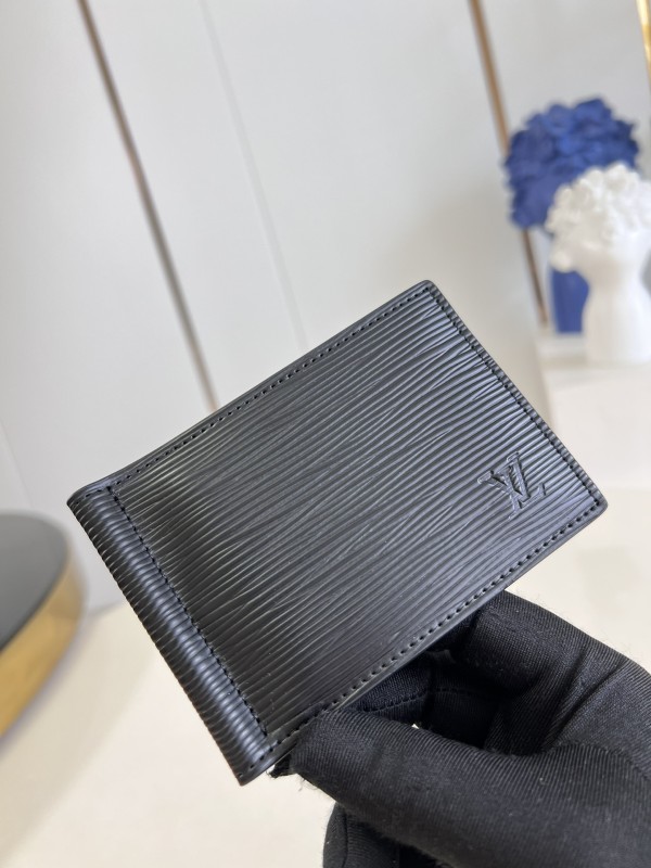 LV  M66543 11x8x1cm