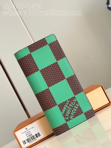 LV  M40451 10 x 19 x 2cm