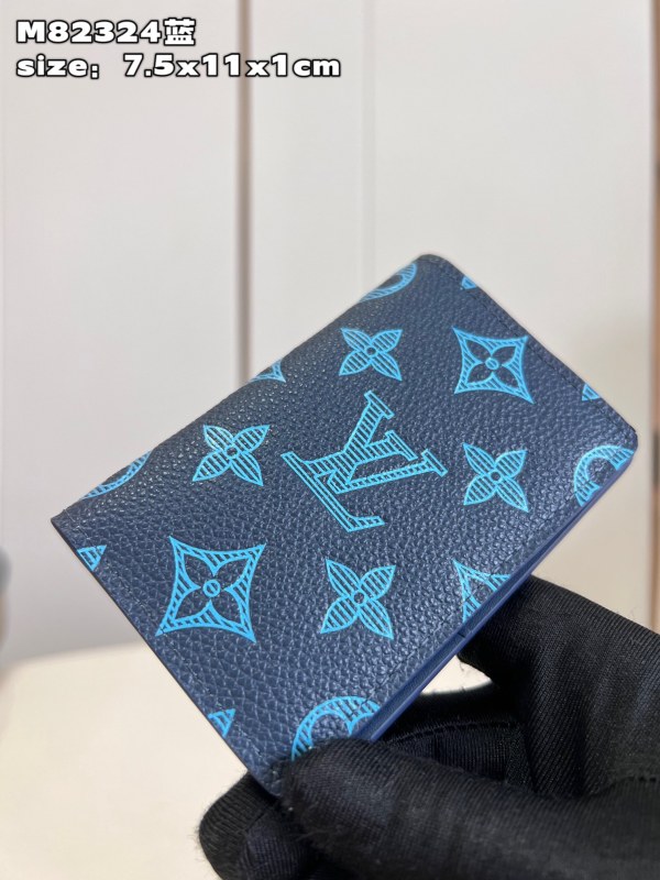 LV   M82324 7.5x11x1cm