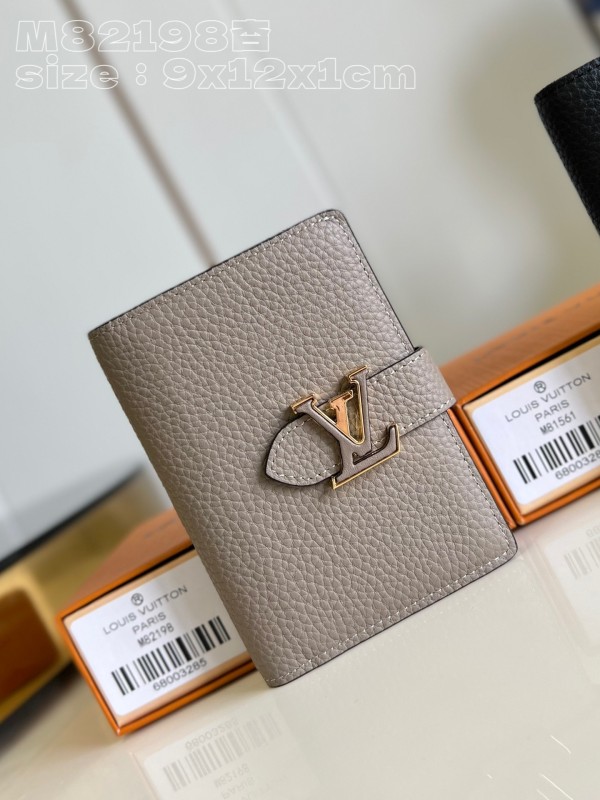 LV  M82198 9 x 12 x 1cm