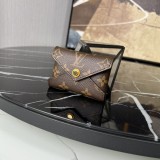 LV  M82981 15.5 x 11.5 x 0.5 cm
