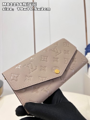 LV  M82256 19 x 10.5 x 2cm