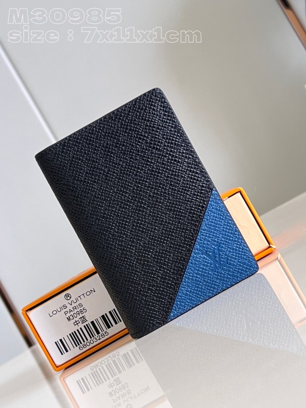 LV  M30985  7.5 x 11.1 x 1cm
