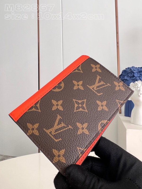 LV  M82867 M28268  10 x 14 x 2.5cm