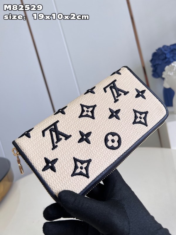 LV M82529 19.5x10.5x2.5cm