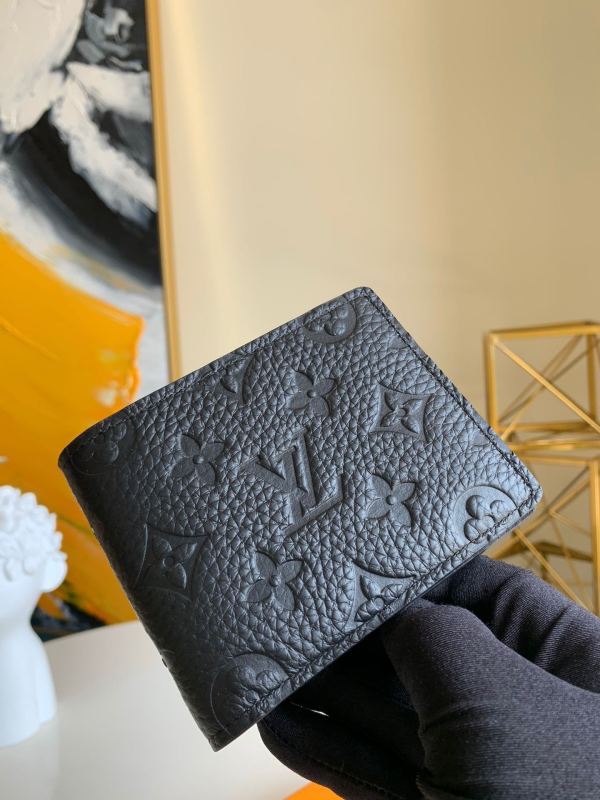 LV  M69037 11.5 x 9.0 x 1.5 cm