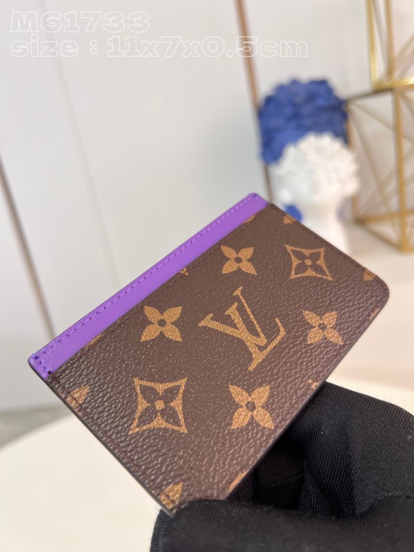 LV  M61733 M82869  11 x 7 x 0.5CM