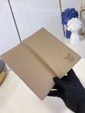 LV   M81812 10x19x2cm