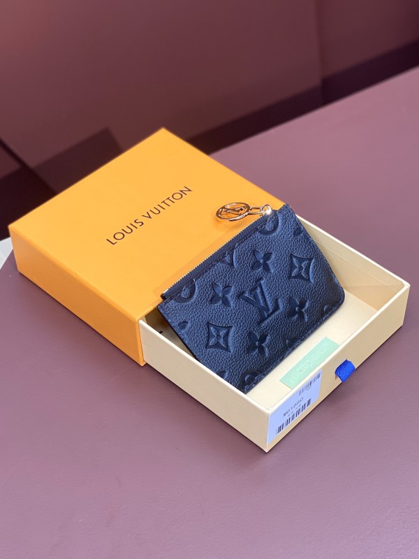 LV  M81880 12x8x0.8cm