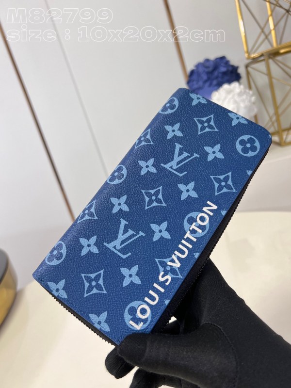 LV  M82799 10 x 20 x 2cm