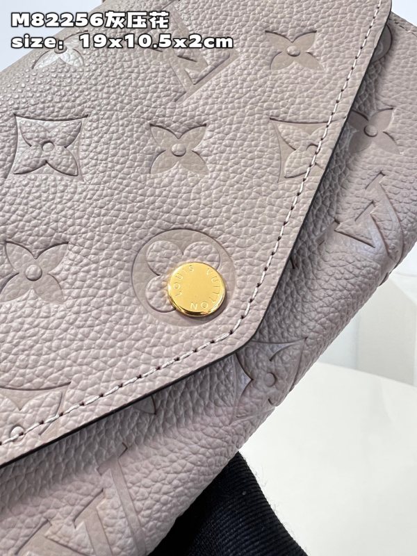 LV  M82256 19 x 10.5 x 2cm