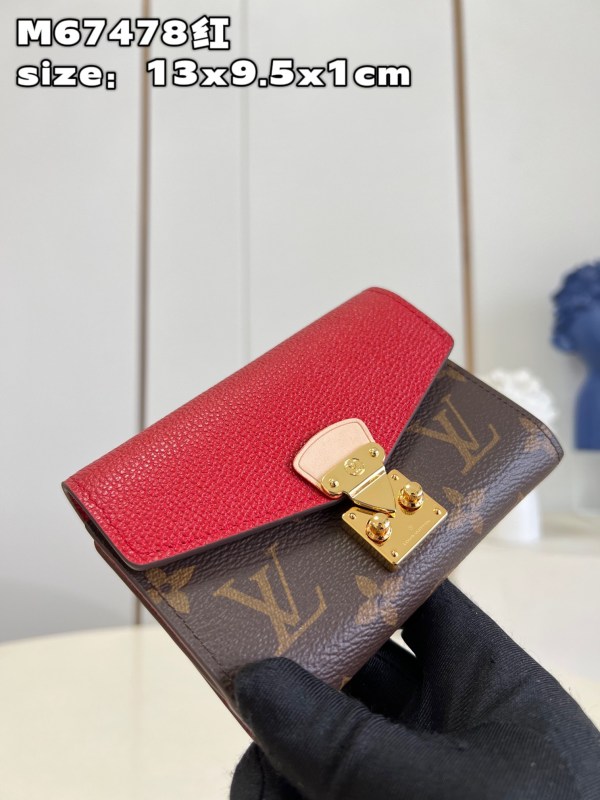 LV  M67478 13 x 9.3 x 1cm