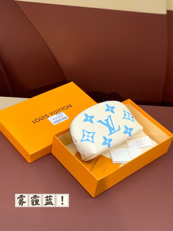 LV  M45915 17*12*6cm