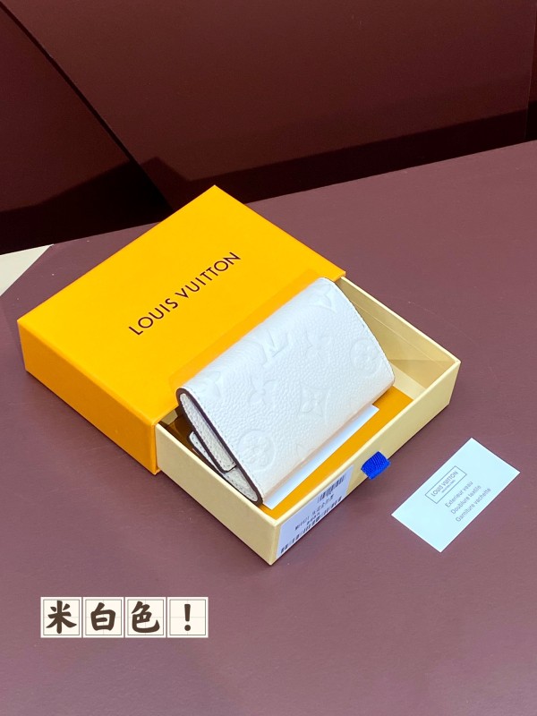 LV  M64421  10x7cm