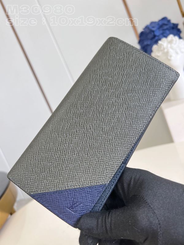 LV  M30980 10 x 19 x 2cm