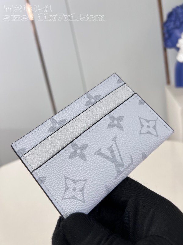 LV  M31051 11 x 7 x 1.5CM