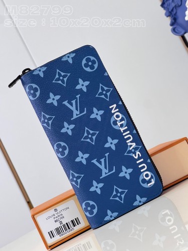 LV  M82799 10 x 20 x 2cm