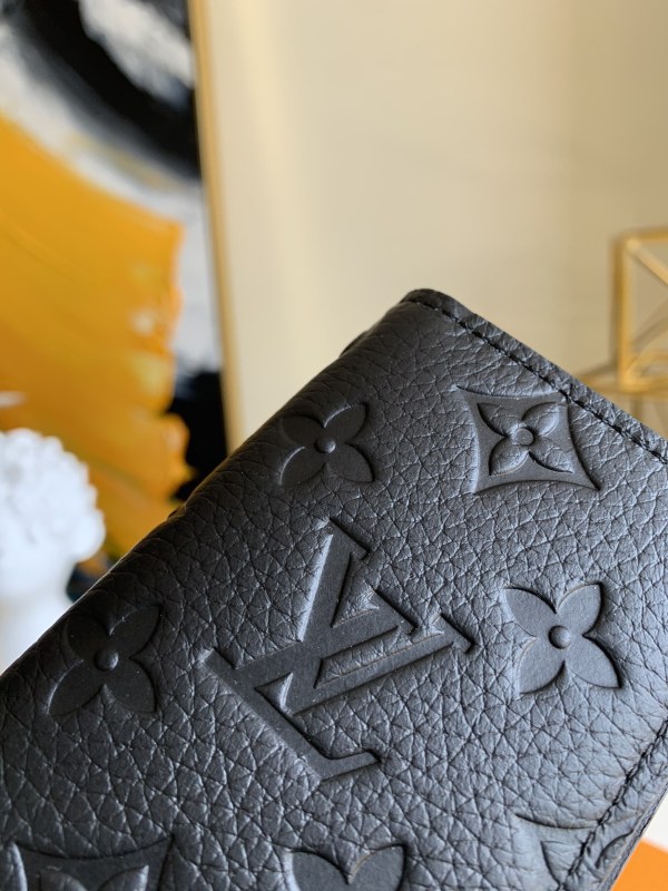 LV  M69044 8.0x 11.0x 1.0 cm