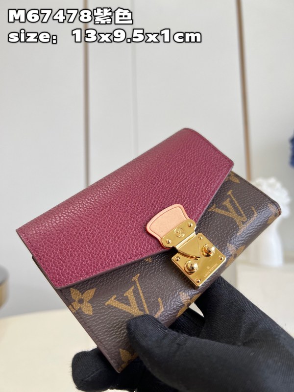 LV  M67478 13 x 9.3 x 1cm