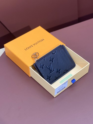 LV  M81880 12x8x0.8cm