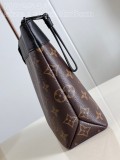 LV  M82543 32 x 21 x 8cm