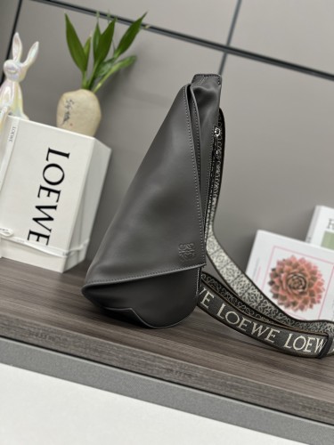 Loewe  060356 34x17,5x13cm Anton Sling
