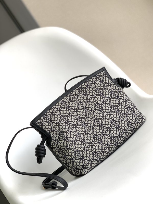 Loewe 10855 23x18x9cm Flamenco