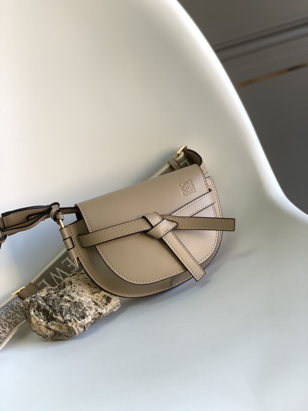 Loewe 61824 15x12,5x9cm Minigate