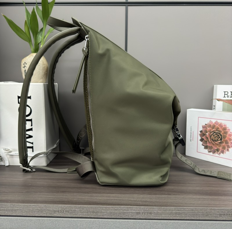 Loewe  10235 24x41x16cm