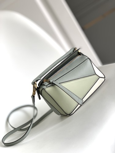 Loewe  061838 18x12.5x8cm  Puzzle Mini
