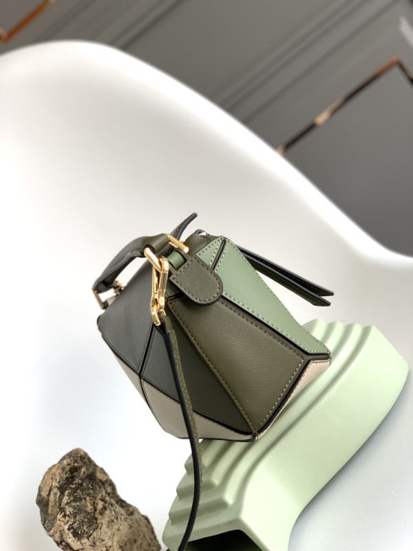 Loewe  061838 18x12.5x8cm  Puzzle Mini