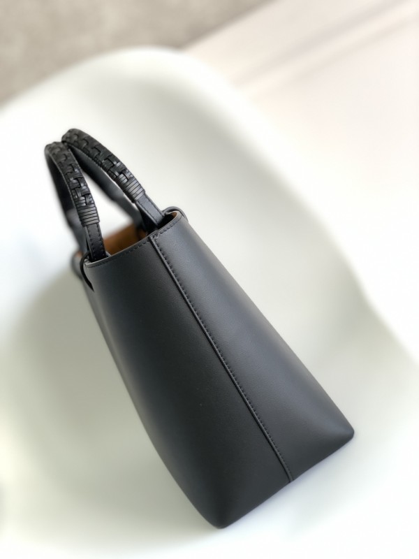 Loewe 062186 29x25x14cm Tote
