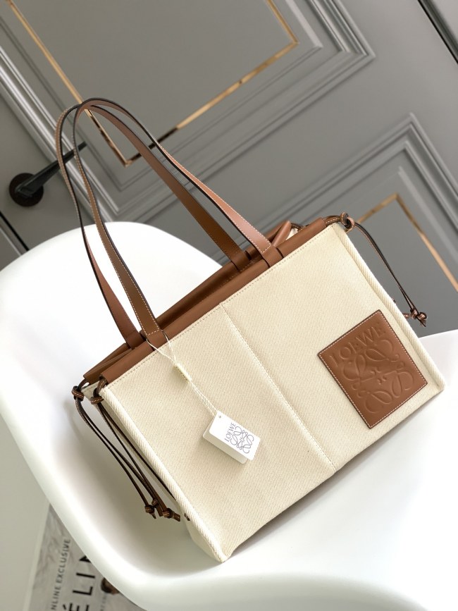 Loewe  061920 35x27x19cm Cushion Tote