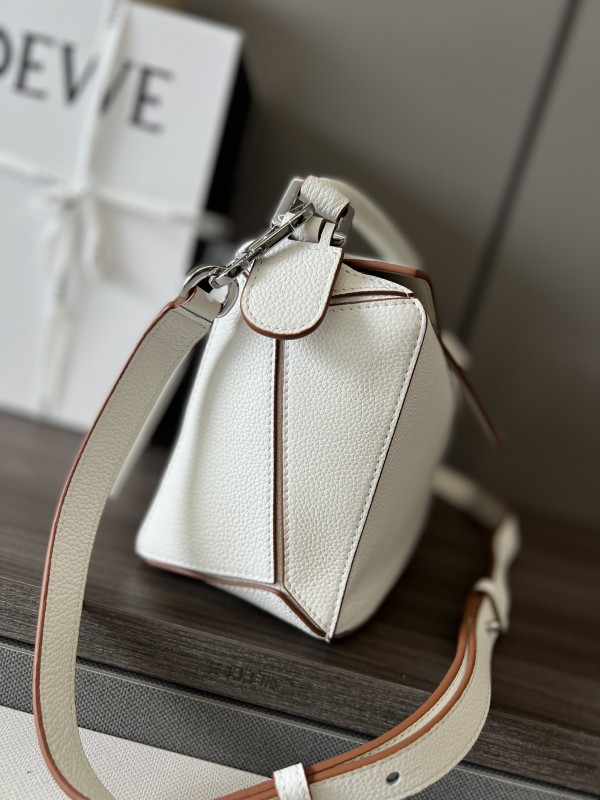 Loewe 261801 24x16x10,5cm Puzzle