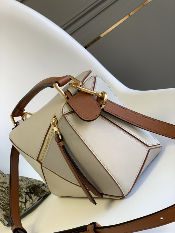 Loewe  261801 24x16.5x10.5cm Puzzle Small