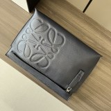 Loewe  11038 29,5x6,5x20,5cm T Pouch