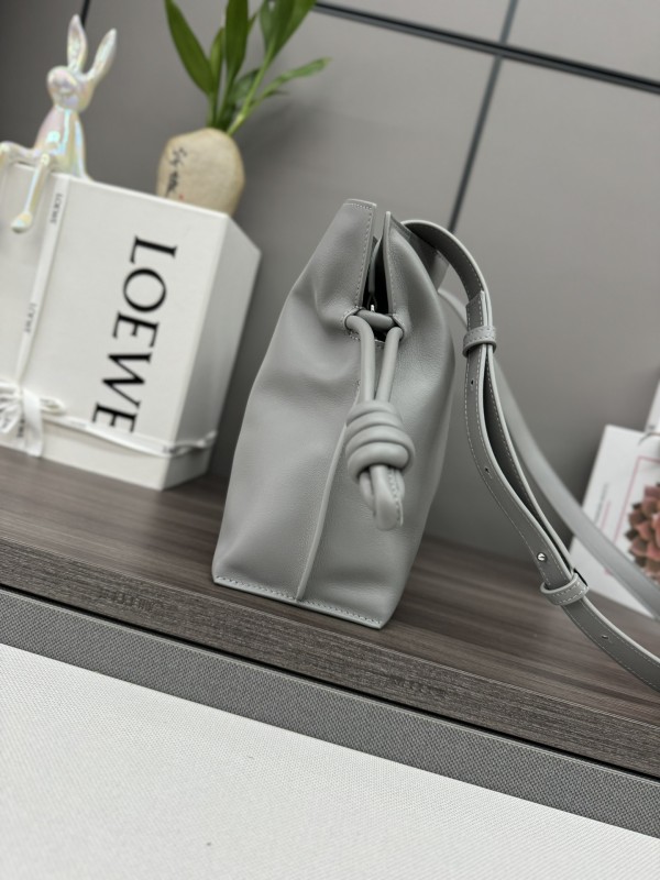 Loewe  262386 30x24,5x10,5cm Flamenco