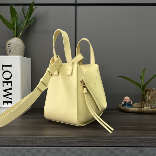 Loewe  652233 19,5x14,5x20,5cm Hammock