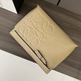 Loewe  11038 29,5x6,5x20,5cm T Pouch