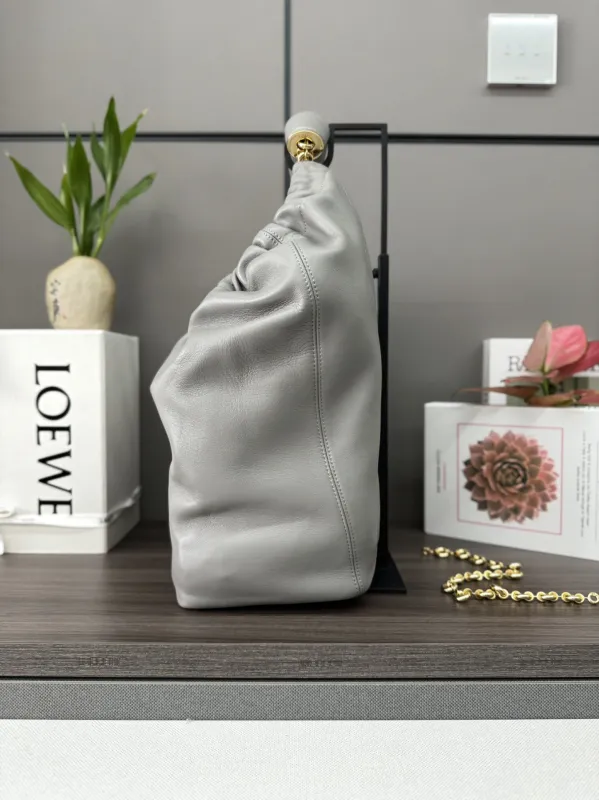 Loewe  652328  34x33x13,5cm Squeeze