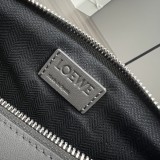 Loewe  060356 34x17,5x13cm Anton Sling