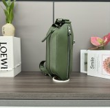 Loewe  262243  32,5x9x12,5cm Sling