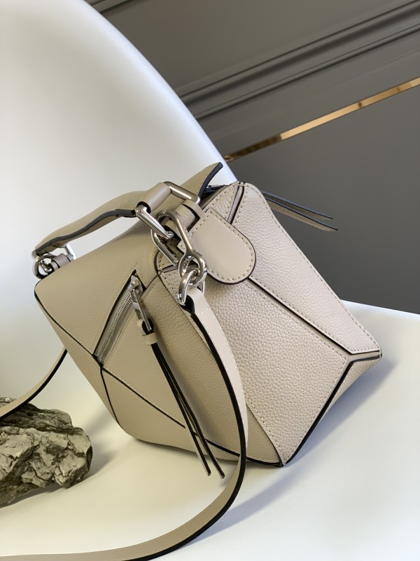 Loewe 261801 24x16x10,5cm Puzzle Small