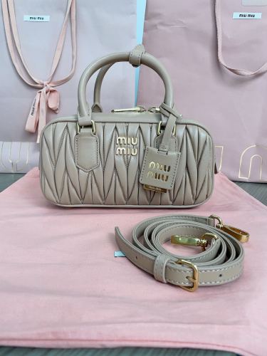 Borsa MiuMiu Matelasse 5BB142 22x10,5x7,5cm