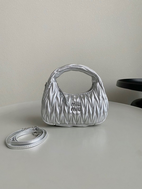 Borsa MiuMiu 24'  Wander Hobo 17x20x6cm