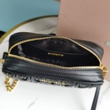 MiuMiu Matelasse 5BH118B 20x13x5,5cm
