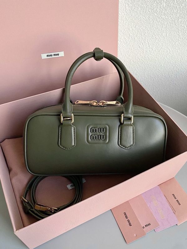 Borsa MiuMiu OOTD 27x12x9cm